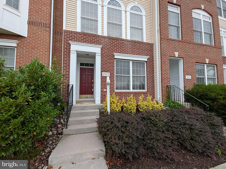 25015 Riding Center Dr — Photo 3