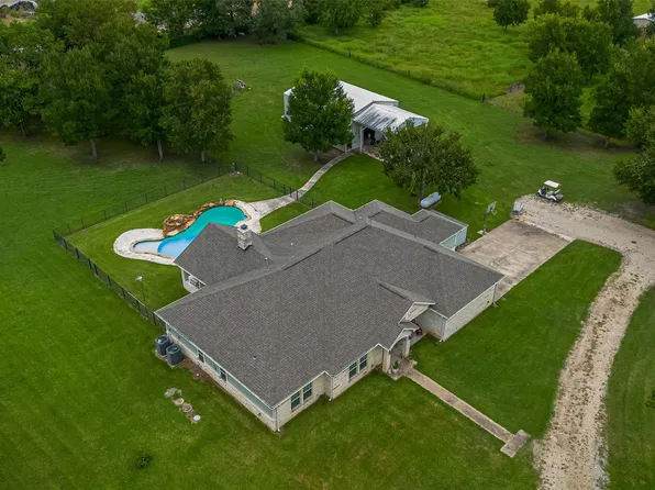 1213 Dyann Dr, Wharton, TX 77488