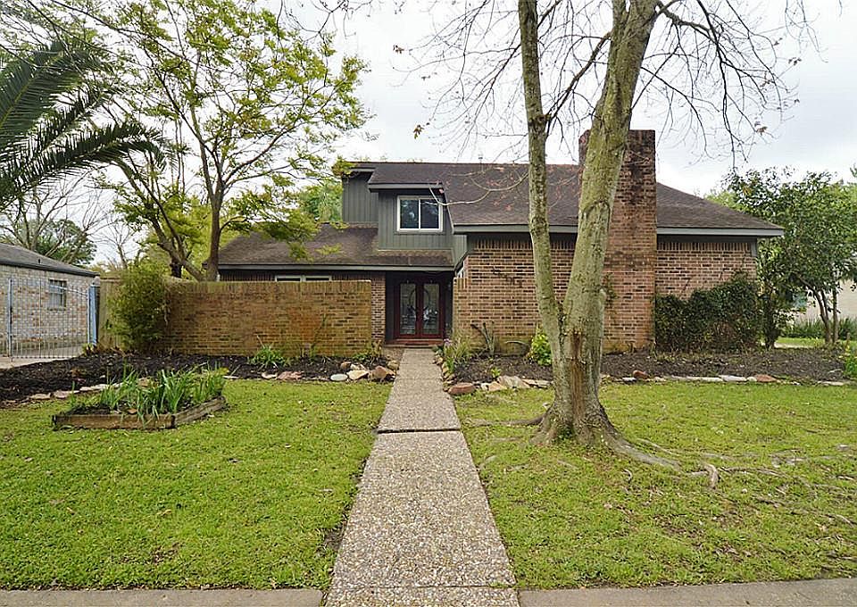 1st image of 16382 Larkfield Dr