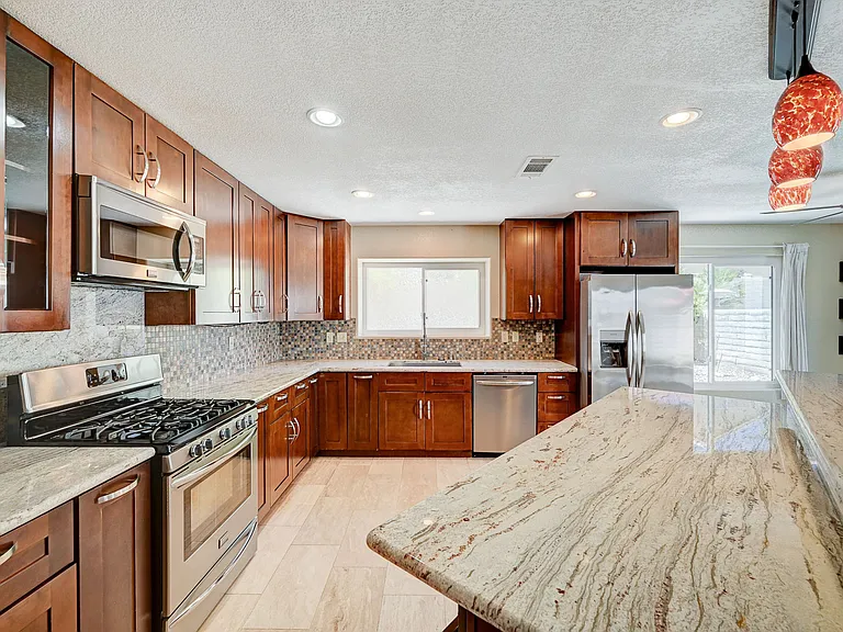 2733 Brookstone Ct — Photo 25