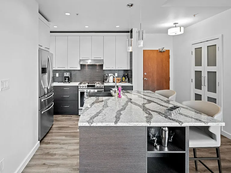 732 Cormorant St #1005 — Photo 10