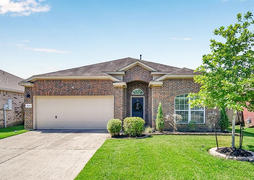1st image of 9601 Blue Bonnet Dr
