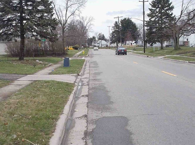 2nd image of 668 Robinwood Ave