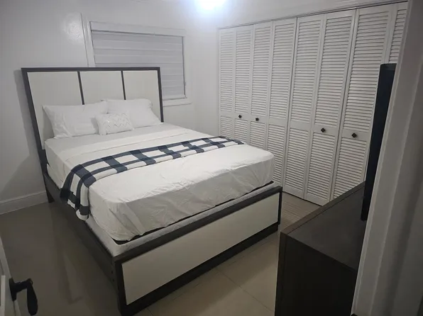 7911 NW 41st Ct, Sunrise, FL 33351