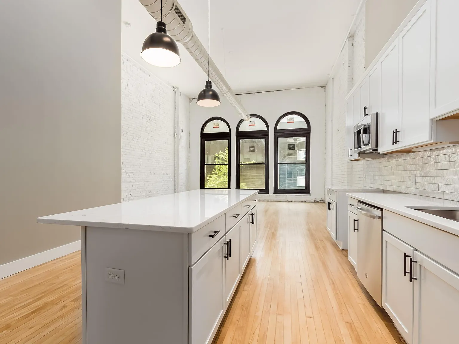 2 bed, 1805 sqft, $3,254 — Photo 3