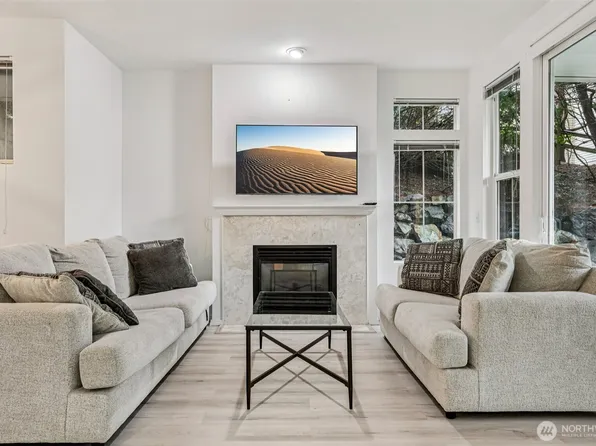 23760 SE 52nd Lane #14-1, Issaquah, WA 98029