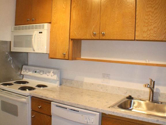 5th image of 930 Peninsula Ave APT 314