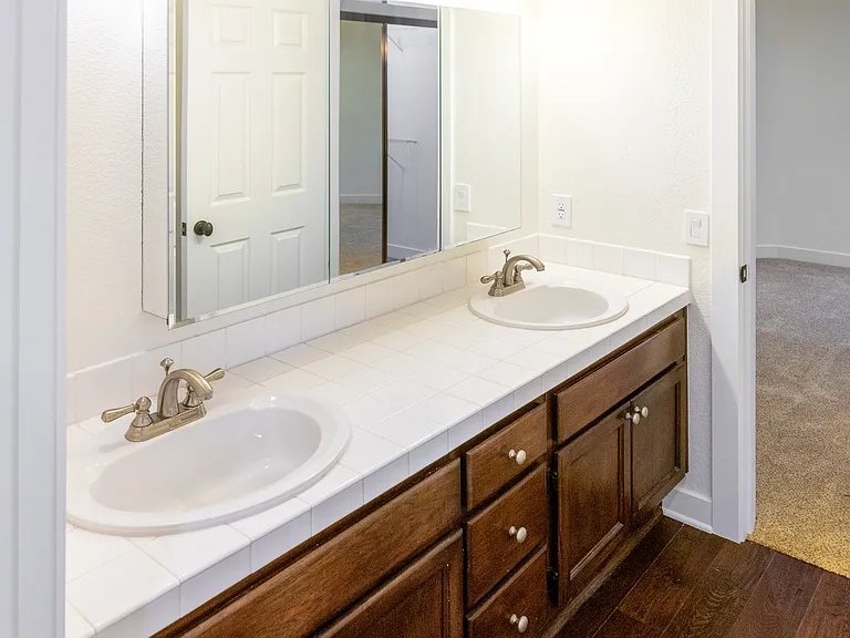 4625 Belvista Ct — Photo 18
