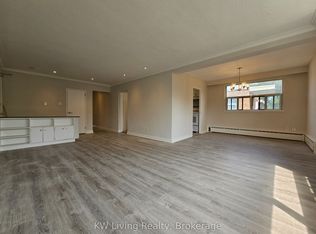 18 Fraserwood Ave #5, Toronto, ON M6B 2N4