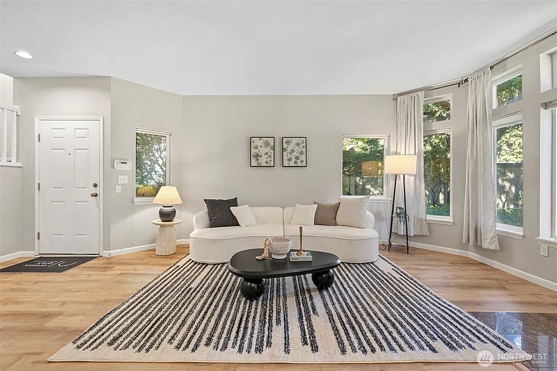 3rd image of 12438 NE 7th Place