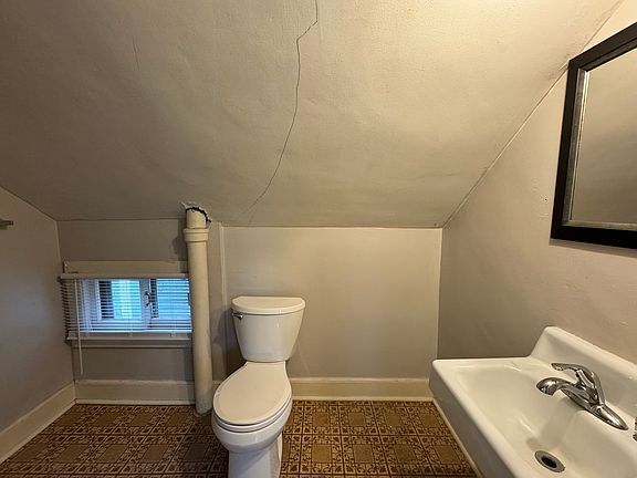 5th image of 114 E Prospect St #C