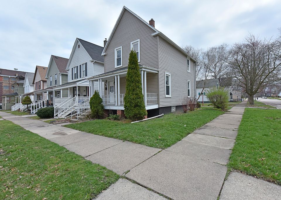 2nd image of 523 Franklin St
