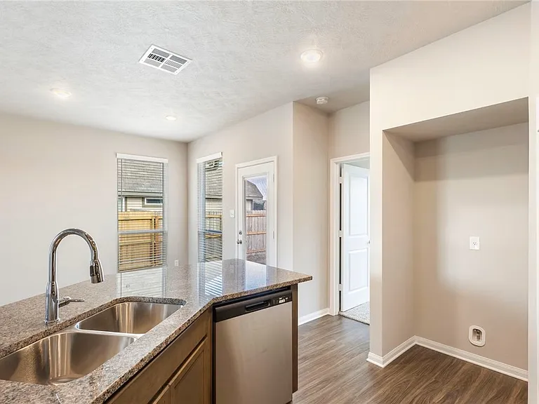 2014 Markley Dr — Photo 8