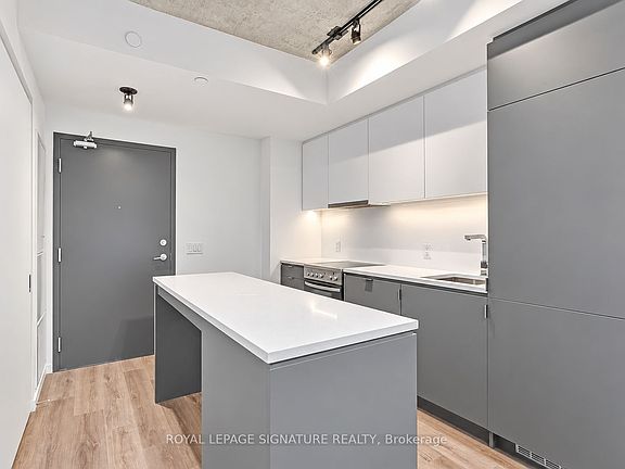 4th image of 7 Smith Cres #426
