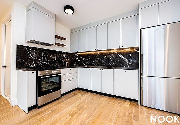 4th image of 250 Gold St #368