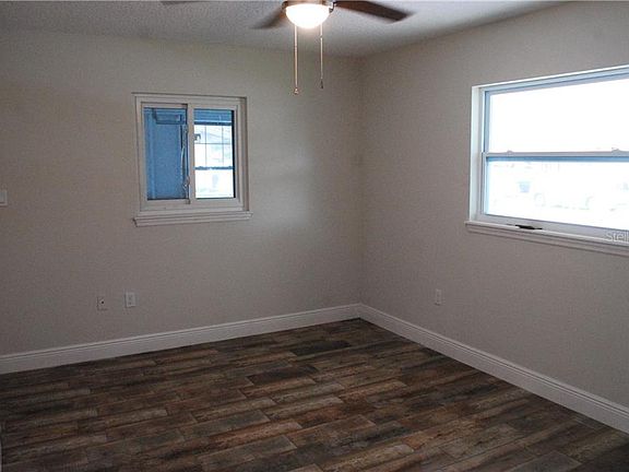 4th image of 2620 Coral Ave