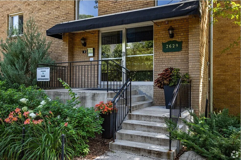 1 bed, 700 sqft, $1,200 — Photo 1