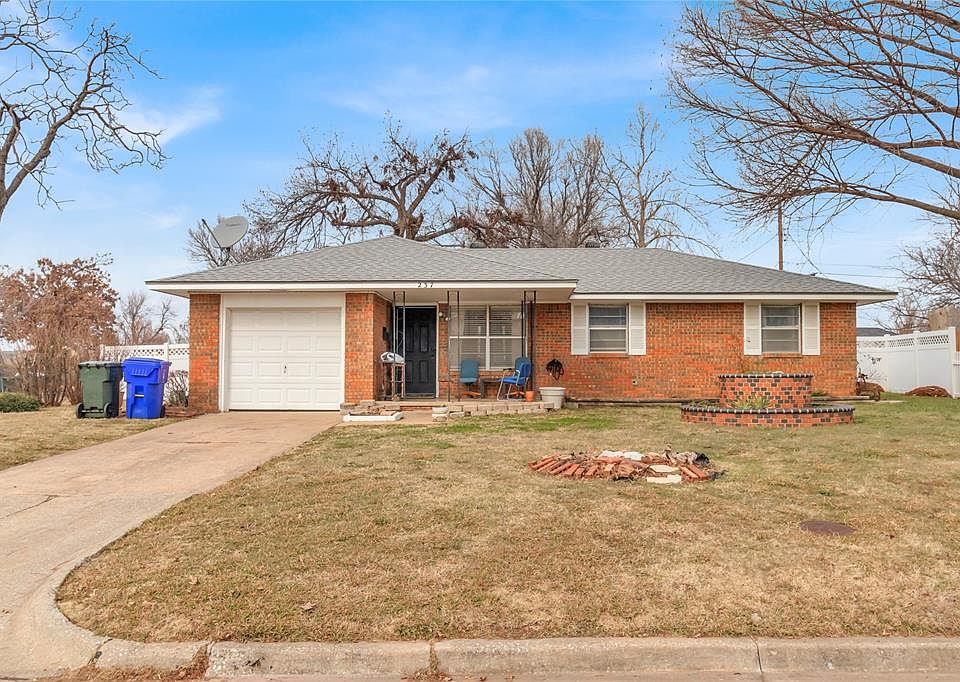 1st image of 237 Mimosa Dr