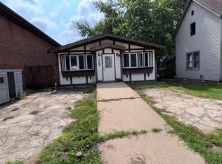 105 N Main St, Cochrane, WI 54622