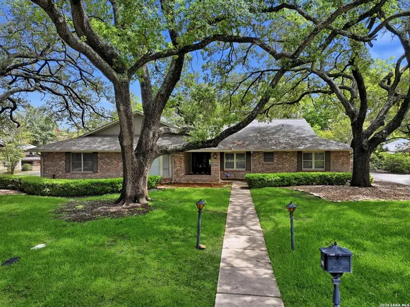 105 Cobblestone, Castle Hills, TX 78213