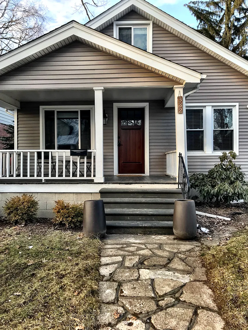 332 W Webster Ave photo 1