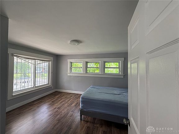3rd image of 432 Shoop Ave