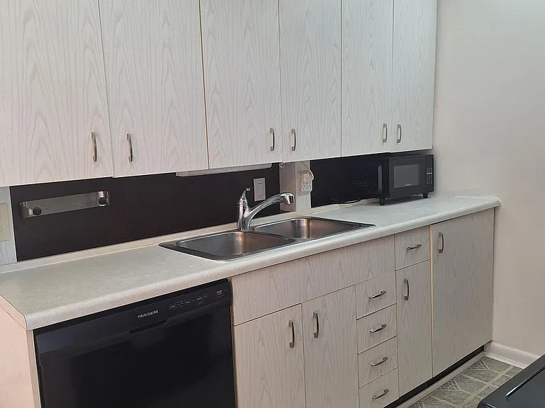 4007 Cornwall Dr #4007-A — Photo 6