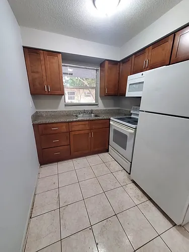 3831 SW 12th Pl #2 Photo 1