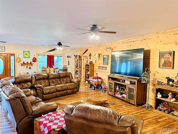 5th image of 120 Rover Ln