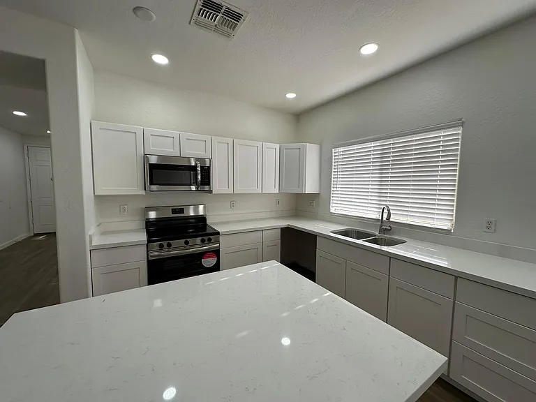 15238 W Custer Ln — Photo 20