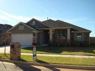 10512 NW 34th St, Yukon, OK 73099
