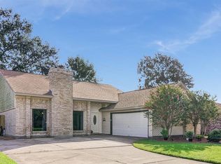 214 Driftwood St, League City, TX 77573