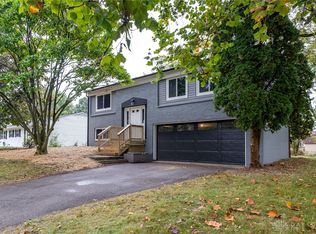 82 Sunburst Dr, Fairborn, OH 45324