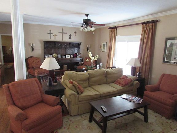3rd image of 1837 Cornelian Dr