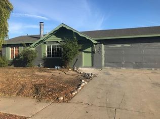 1832 Pescadero Dr, Salinas, CA 93906