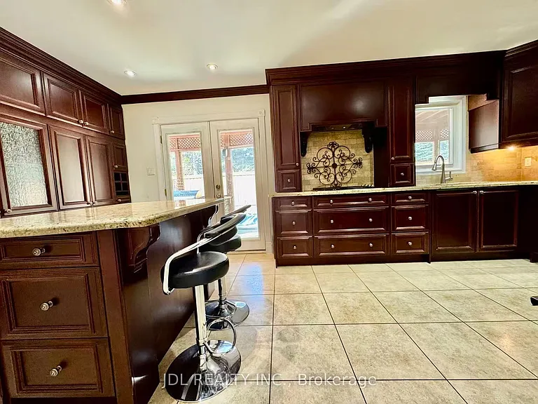 18 Findhorn Cres — Photo 5