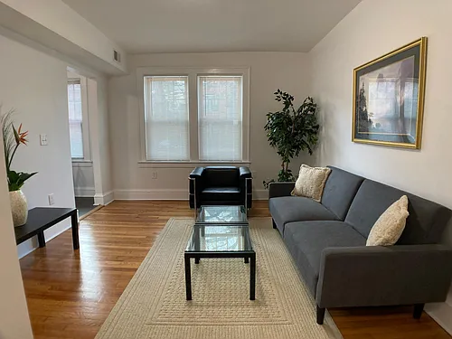 360 Laurel St Photo 1
