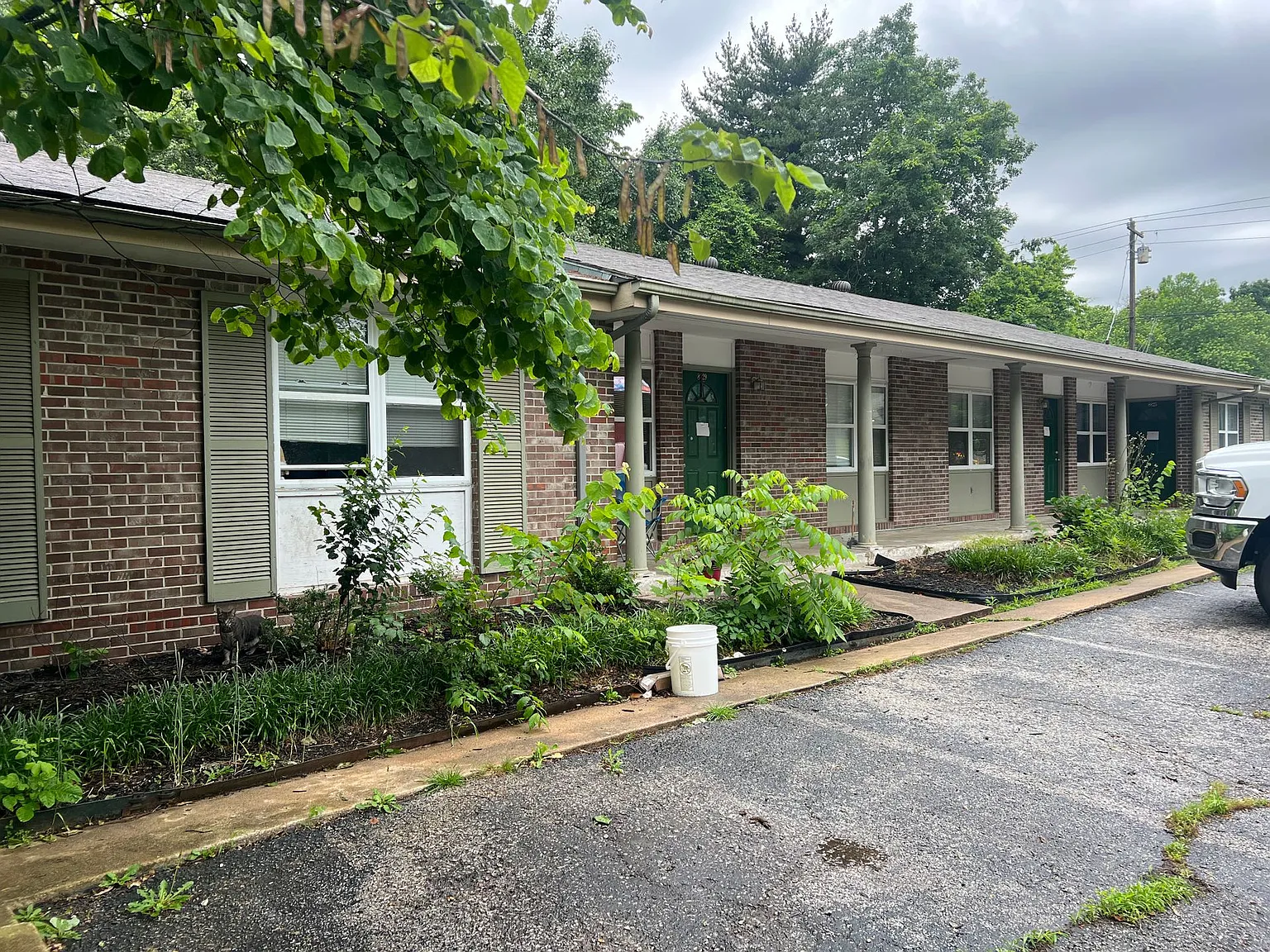 1/2 off first months rent! 2-Bedroom, 1-Bath Ground Floor Apartment in a Peaceful Neighborhood — Photo 2
