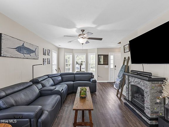 5th image of 310 Dove Field Court SE