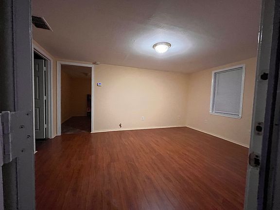 4th image of 2639 Soledad St