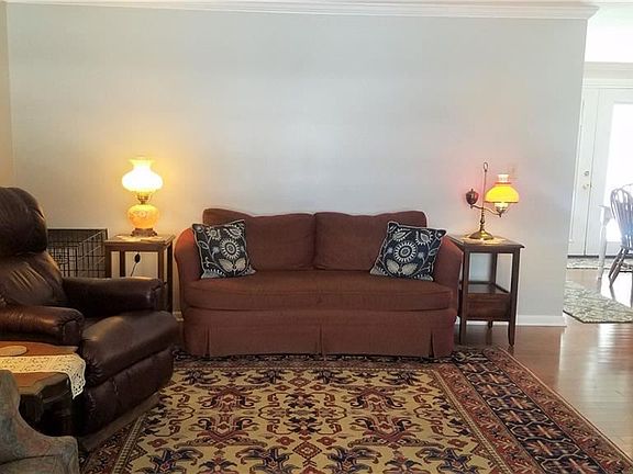 4th image of 7241 Graydon Dr