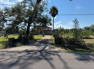 325 County Road 201, Angleton, TX 77515