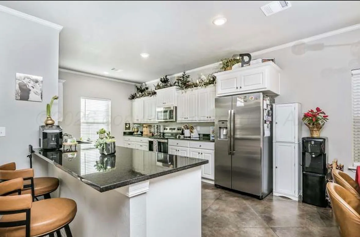 3 bed, 1625 sqft, $2,700 — Photo 4