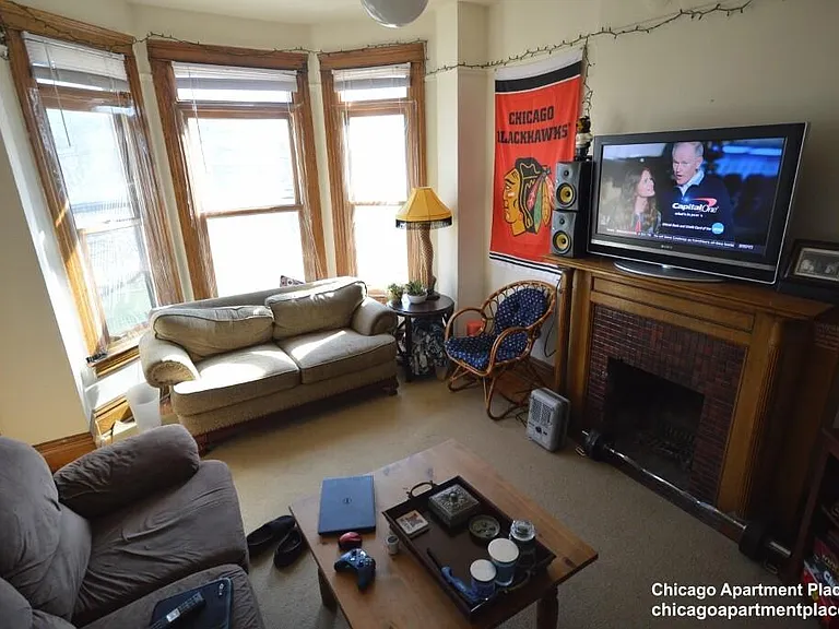 638 W Drummond Pl #3F — Photo 3