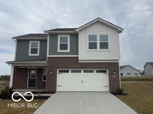 2109 Boxwood Dr, Greenfield, IN 46140