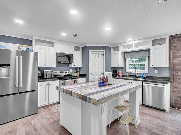 2nd image of 113 San Lucas Ln