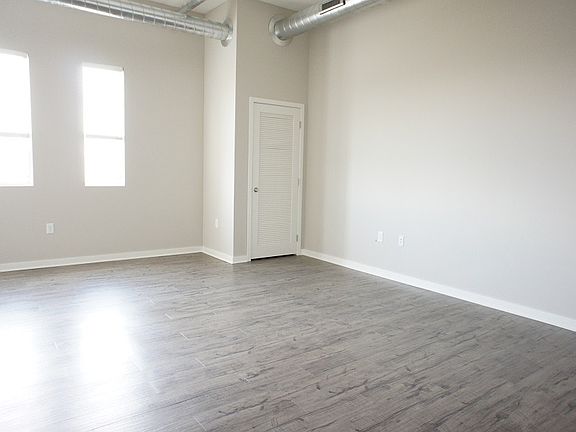 2nd image of 550 SW 9th St Unit 2406