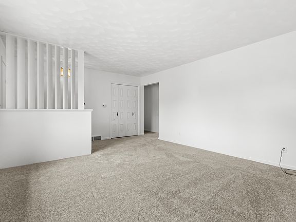 4th image of 6201 Westlins Ave