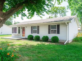 406 Hillcrest Ave, Rochelle, IL 61068