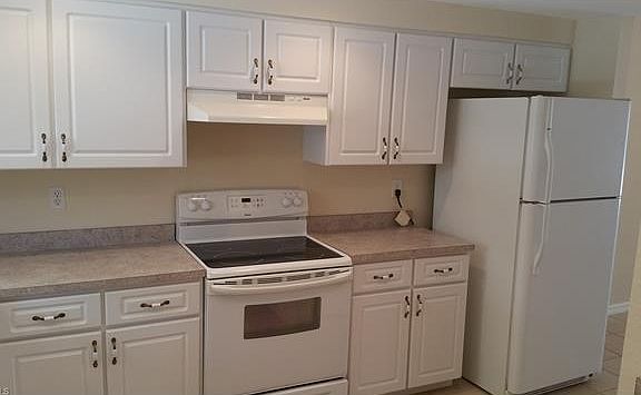 5th image of 838 SW 47th Ter APT B103